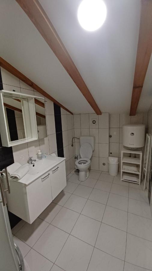 Apartmani Amra Novi Vinodolski Exteriör bild