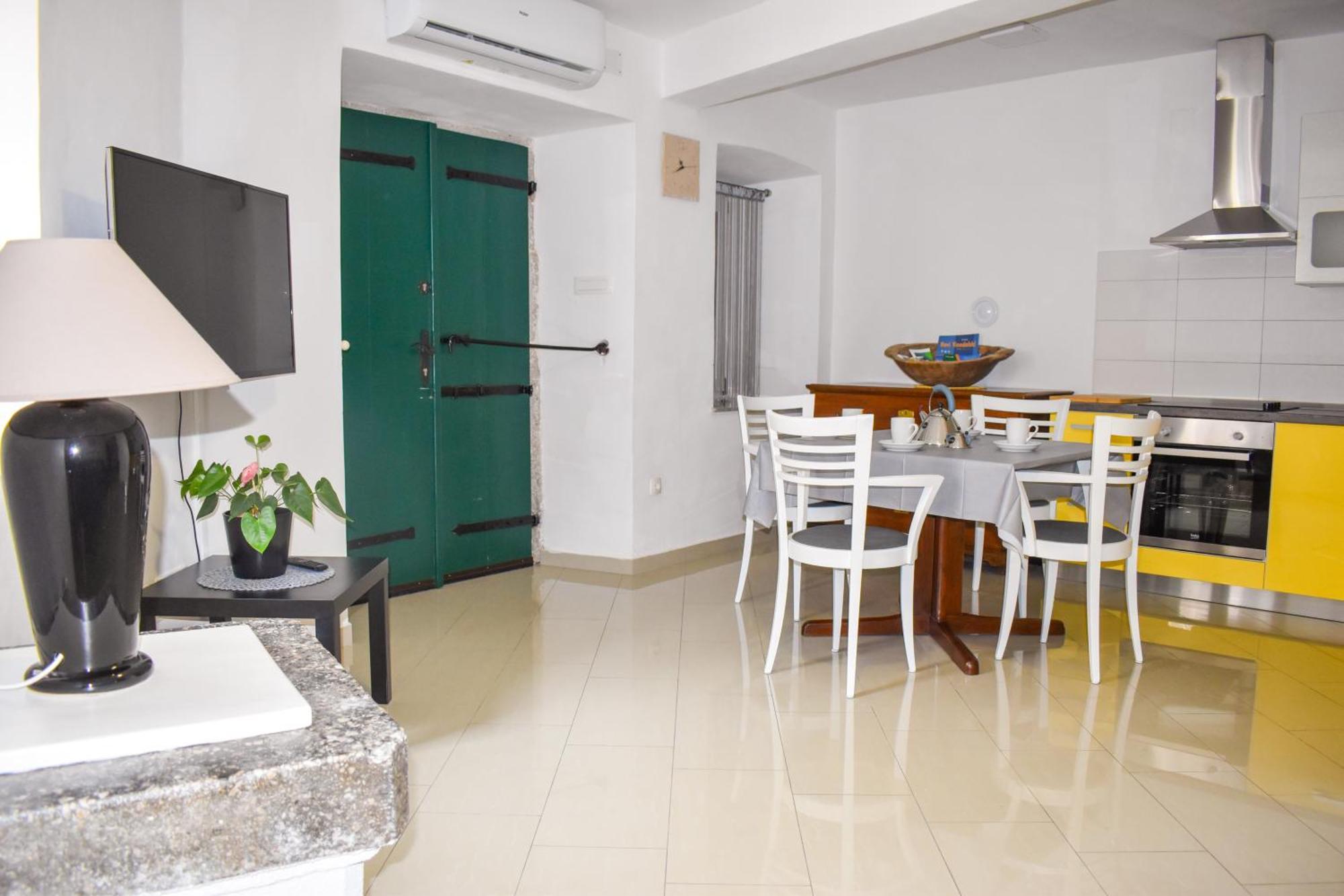 Apartmani Amra Novi Vinodolski Exteriör bild