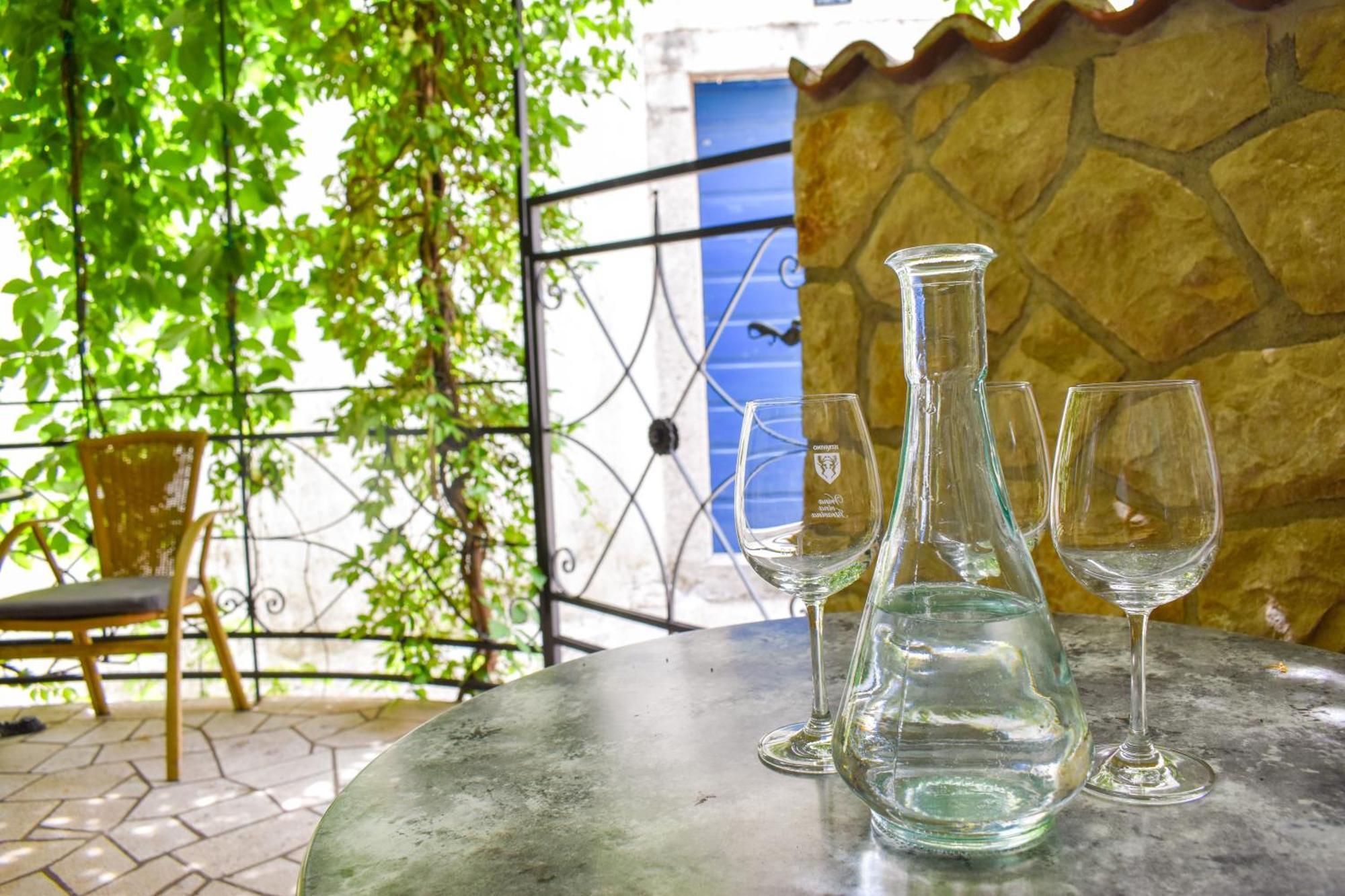 Apartmani Amra Novi Vinodolski Exteriör bild