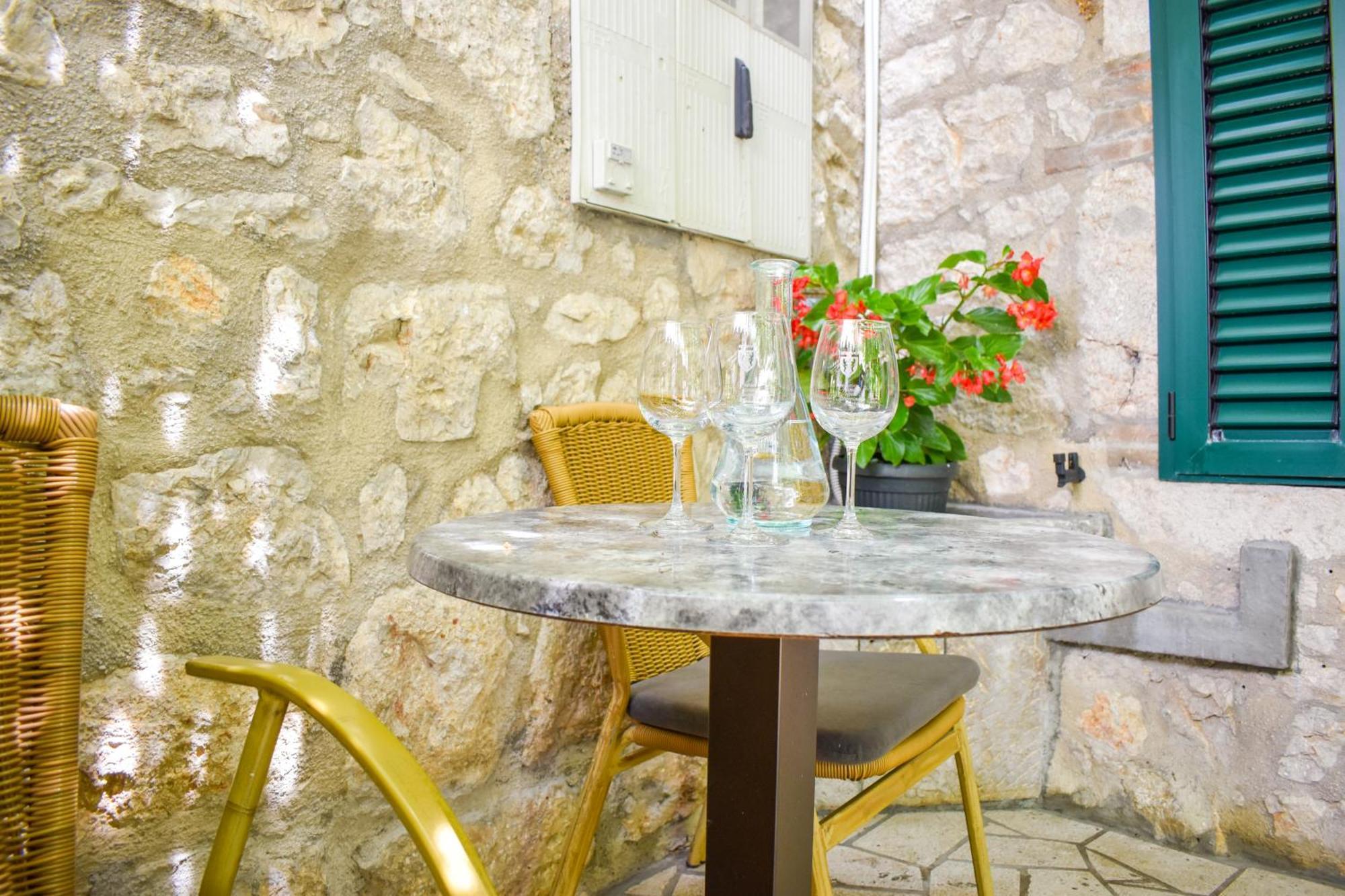 Apartmani Amra Novi Vinodolski Exteriör bild