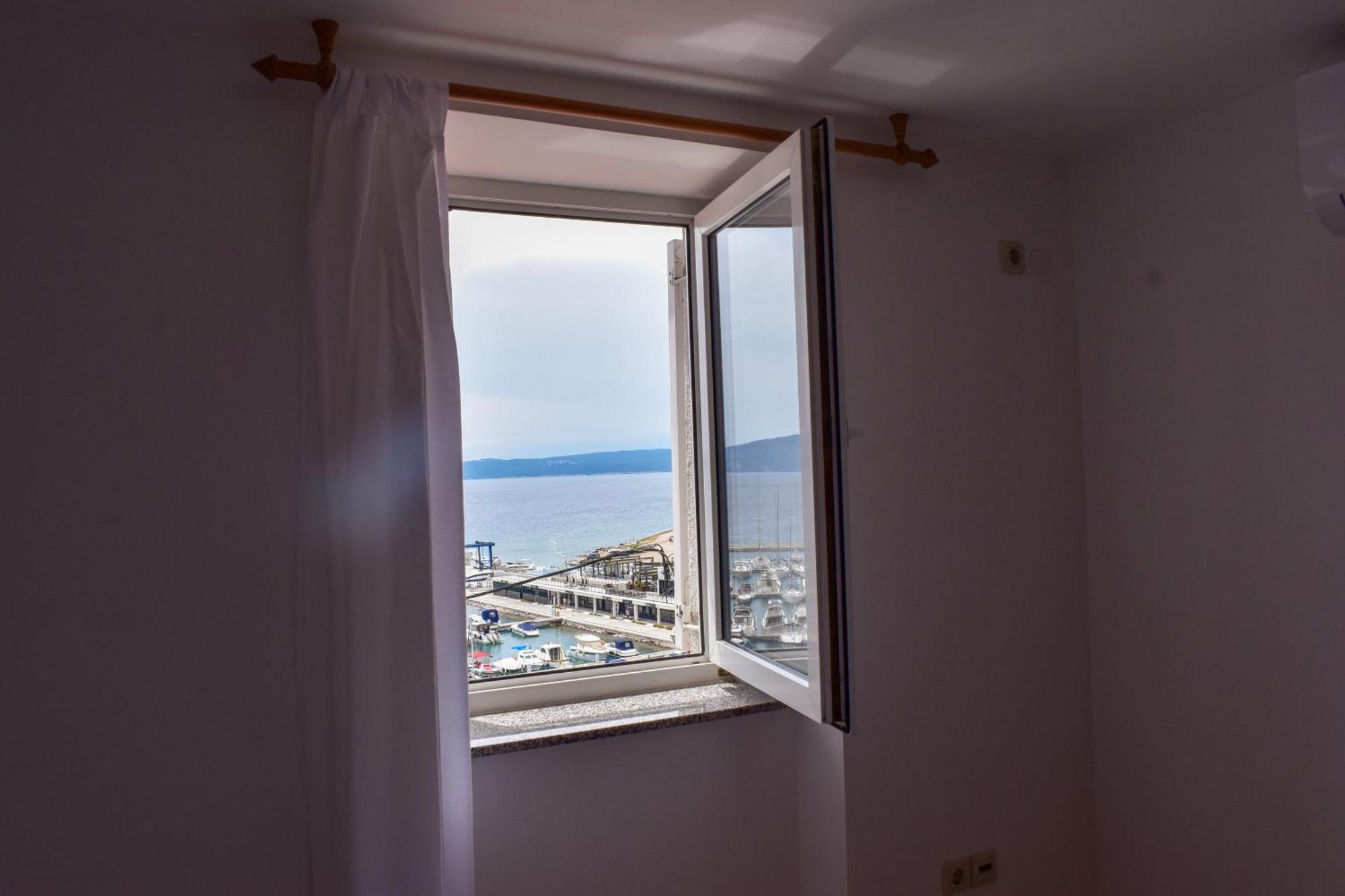 Apartmani Amra Novi Vinodolski Exteriör bild