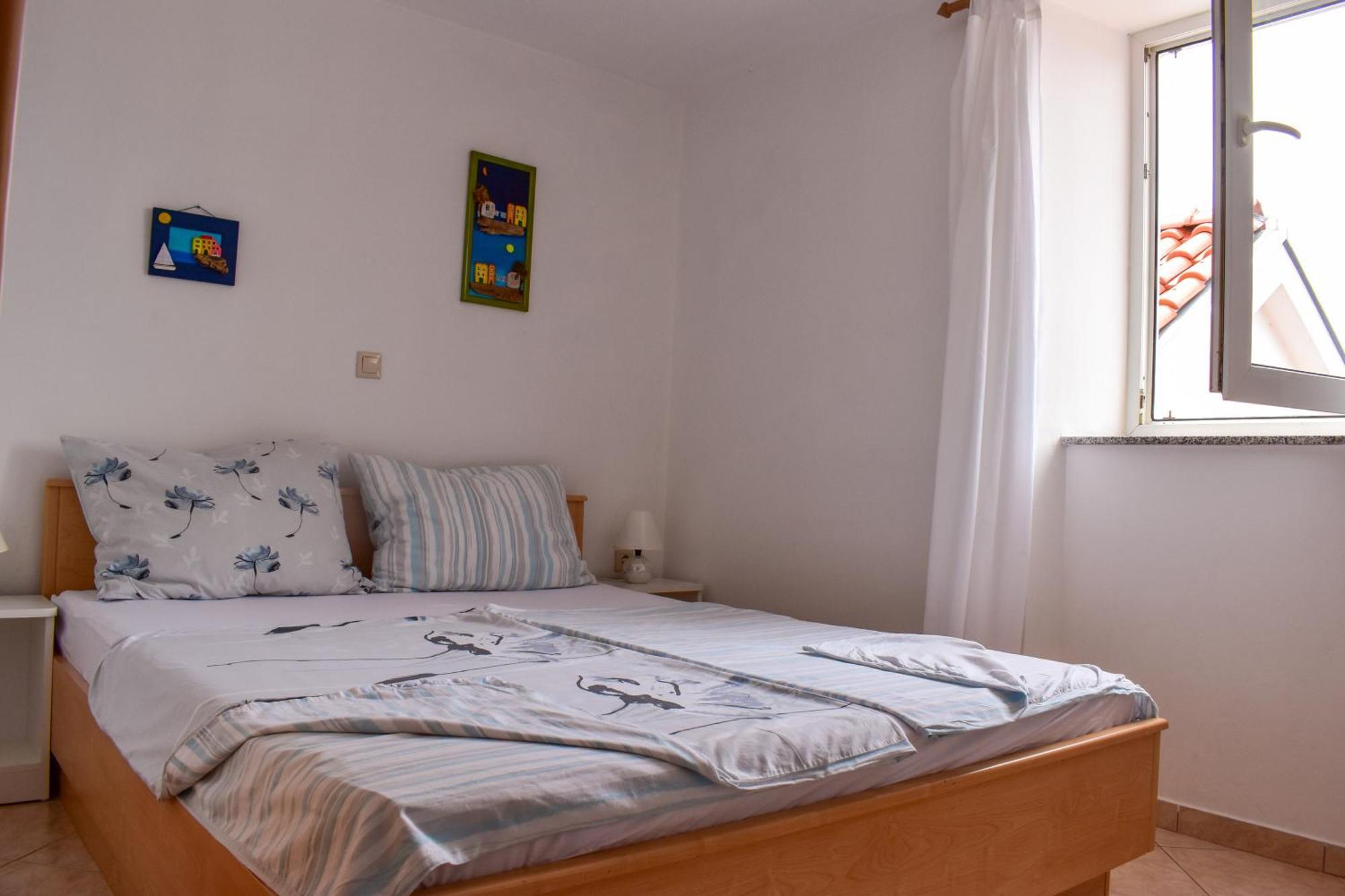 Apartmani Amra Novi Vinodolski Exteriör bild