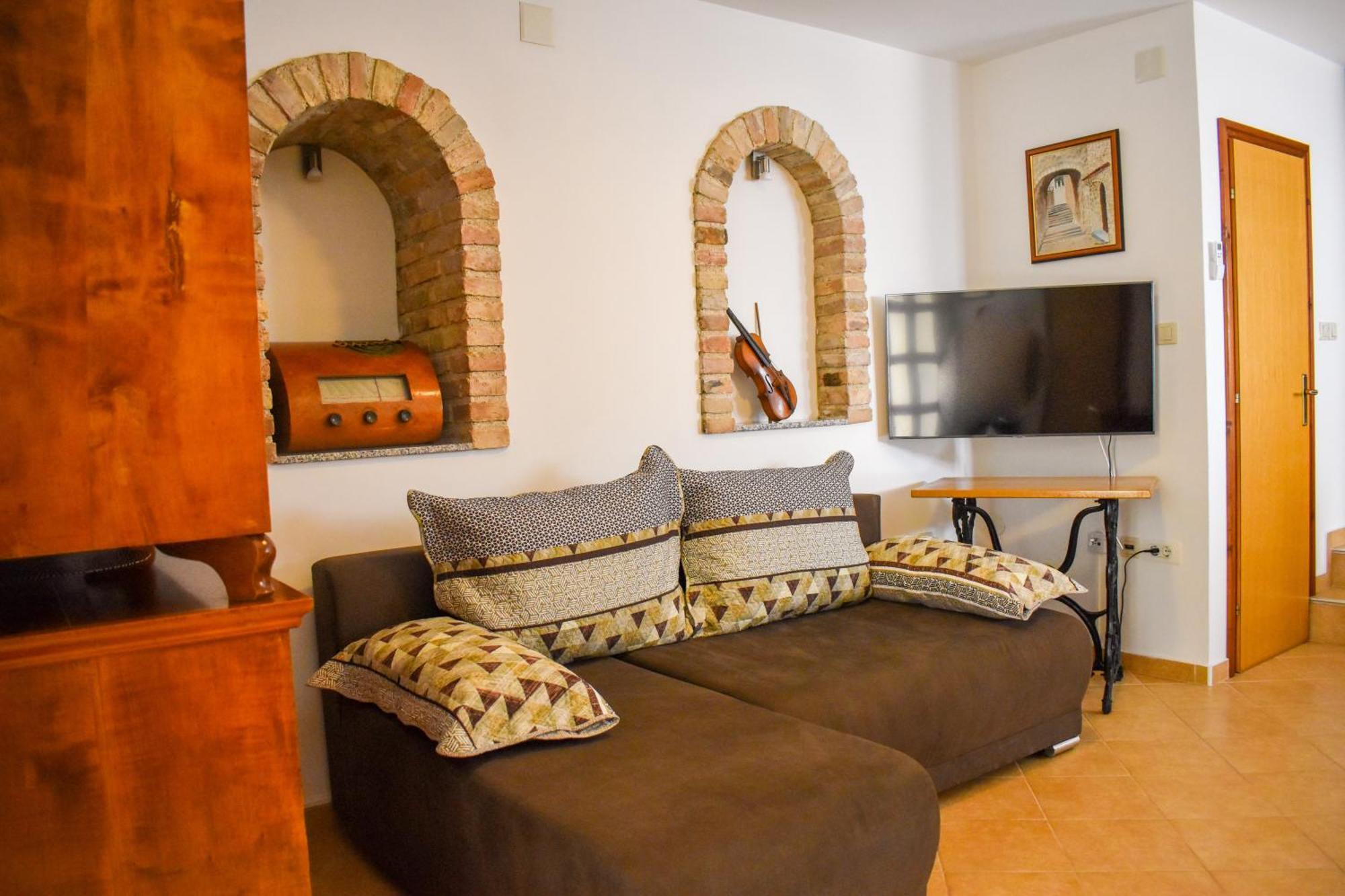 Apartmani Amra Novi Vinodolski Exteriör bild